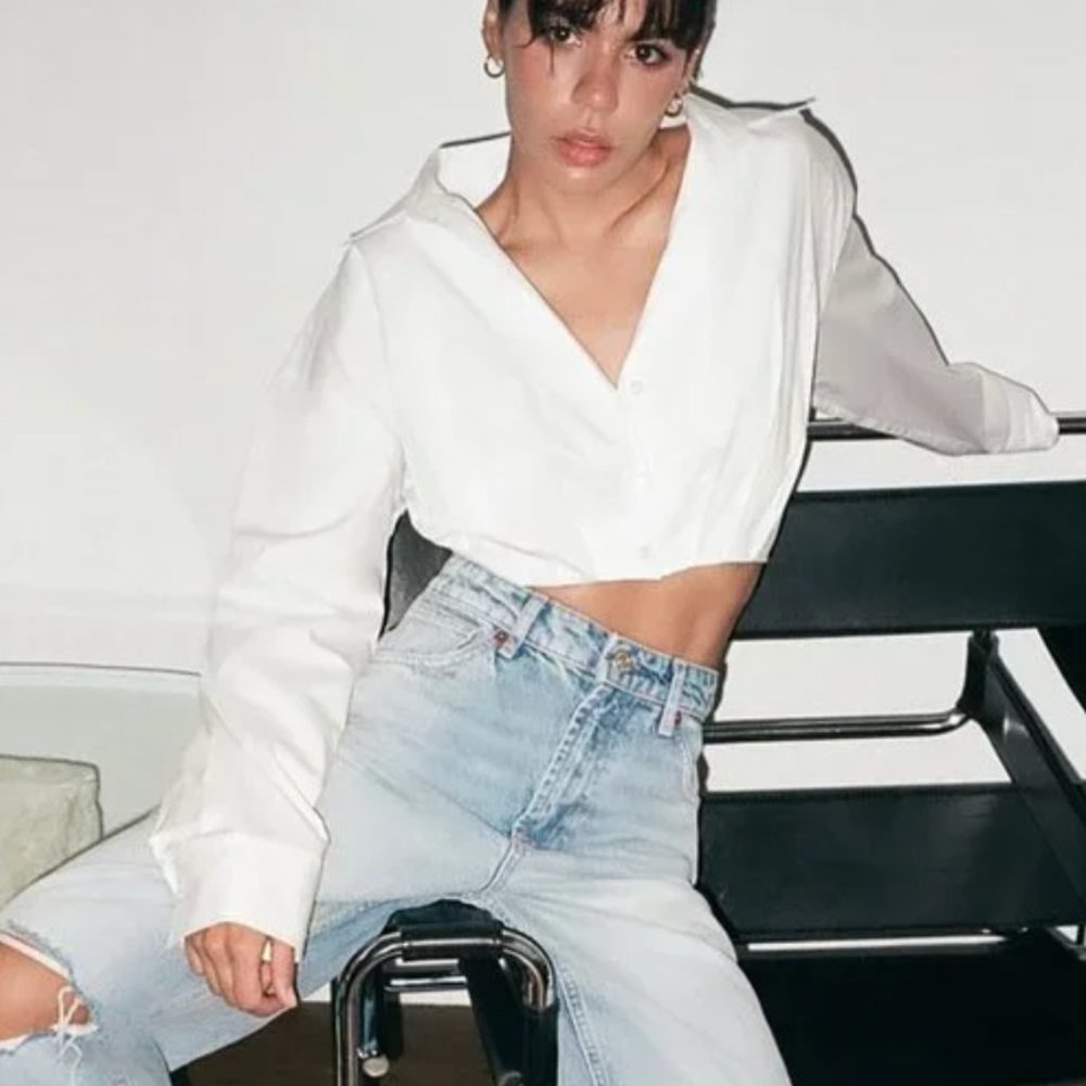 Zara Asymmetric White Long Sleeve Cropped Shirt (XS)